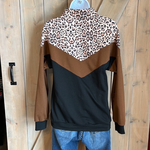 Leopard Block Color Pullover - Picture 4 of 6